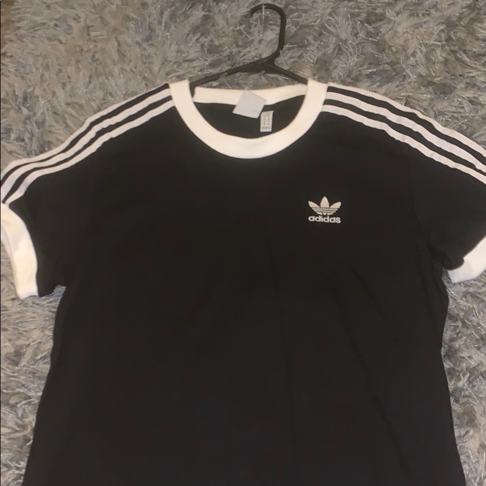 black adidas shirt